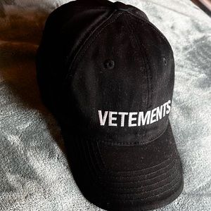 VETEMENTS Logo Cap Limited Edition Black - White Embroidery